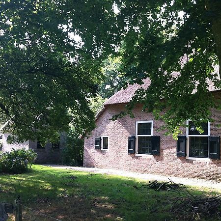 Aan De Dwarsweg Hotel Uffelte Luaran gambar