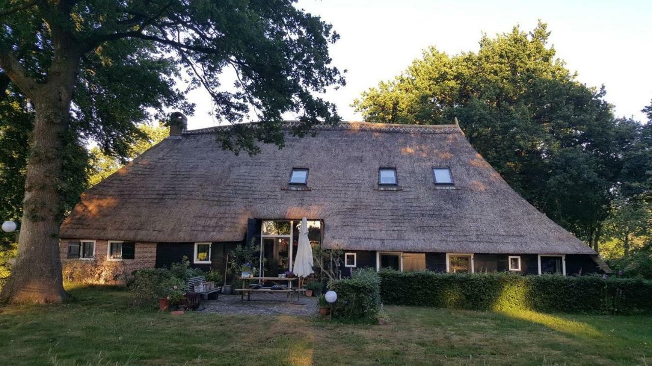 Aan De Dwarsweg Hotel Uffelte Luaran gambar